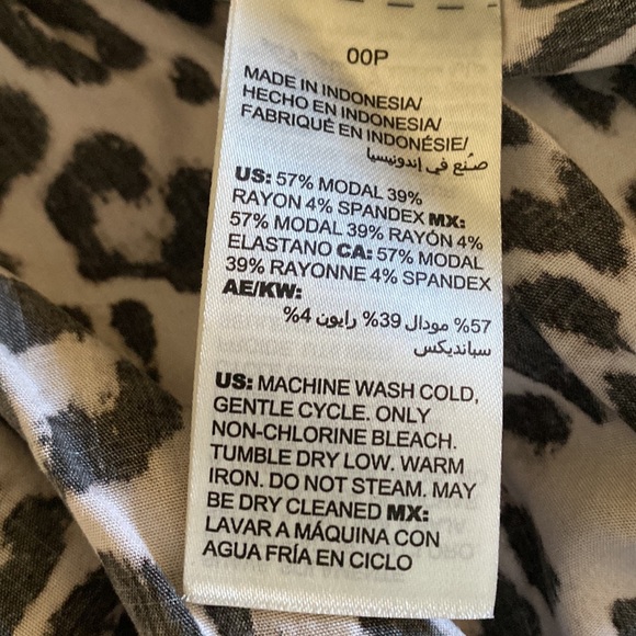 Chicos Leopard Print Button Front Long Sleeve Blouse 00Petite - Picture 6 of 6